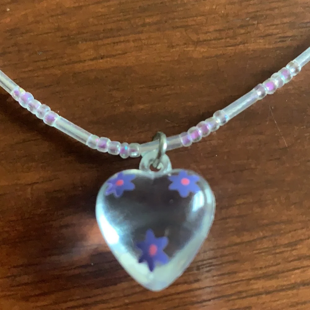 💰FINAL PRICE DROP💰 Iridescent Bead Flower Heart Charm Necklace